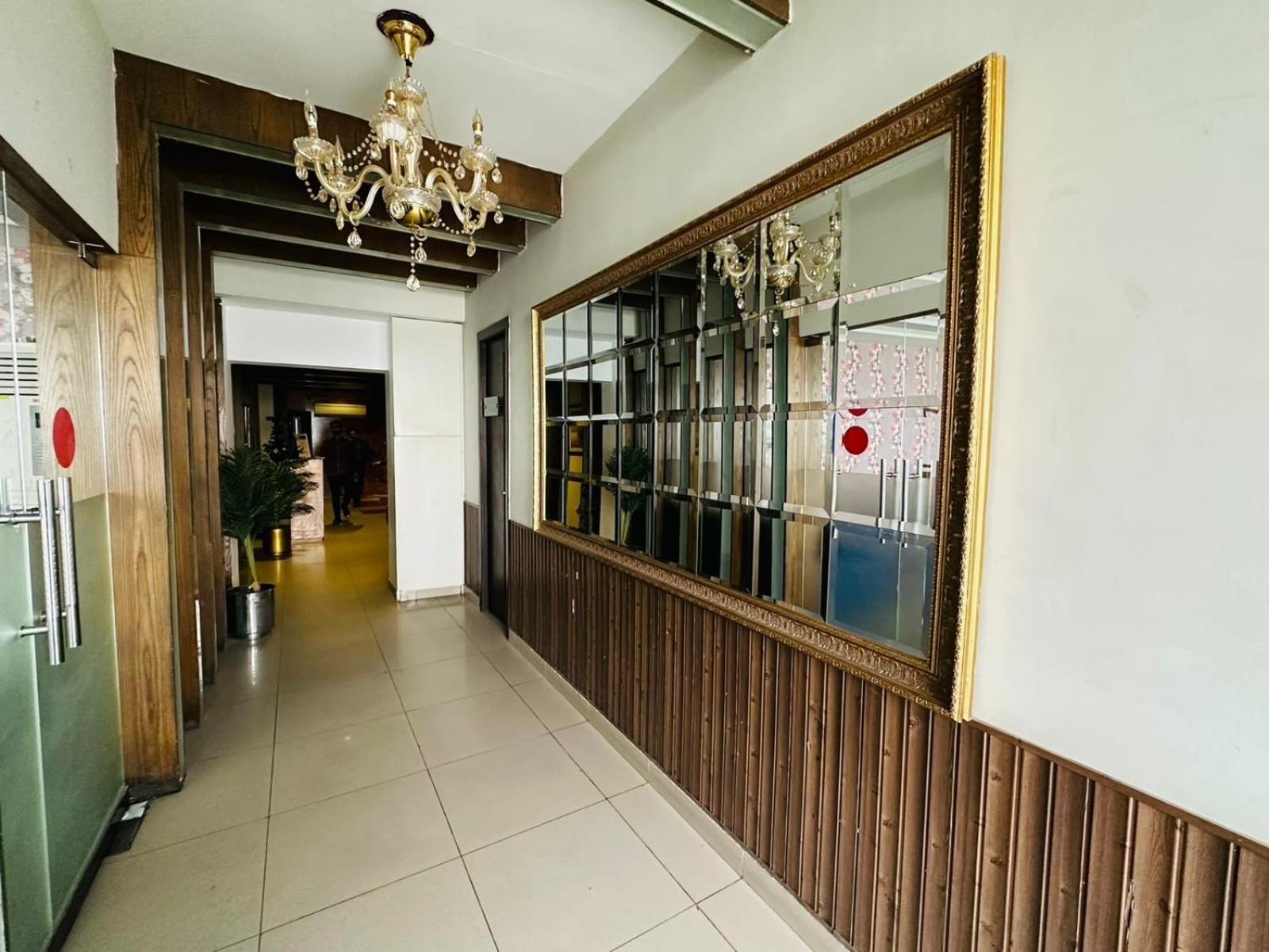 Grand Regent Hotel And Suites 费萨拉巴德 外观 照片