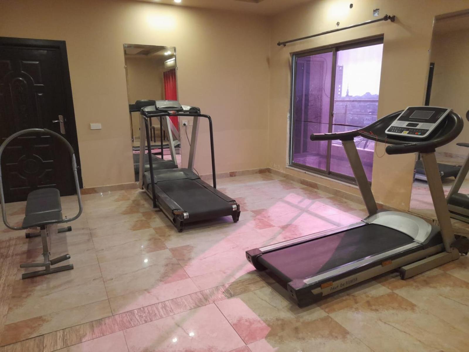 Grand Regent Hotel And Suites 费萨拉巴德 外观 照片