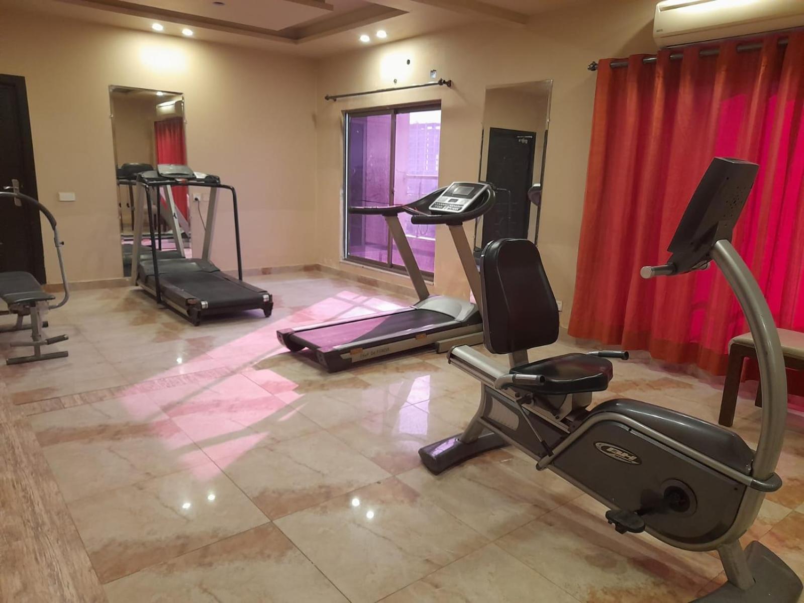Grand Regent Hotel And Suites 费萨拉巴德 外观 照片