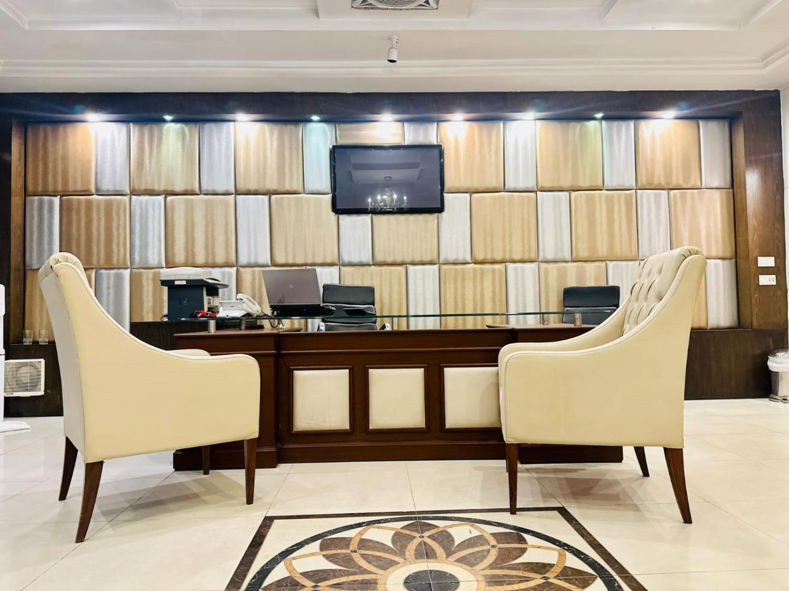 Grand Regent Hotel And Suites 费萨拉巴德 外观 照片
