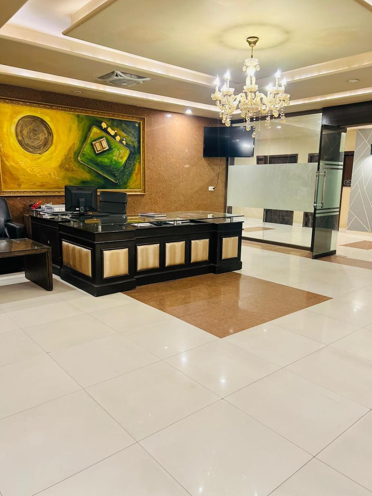 Grand Regent Hotel And Suites 费萨拉巴德 外观 照片