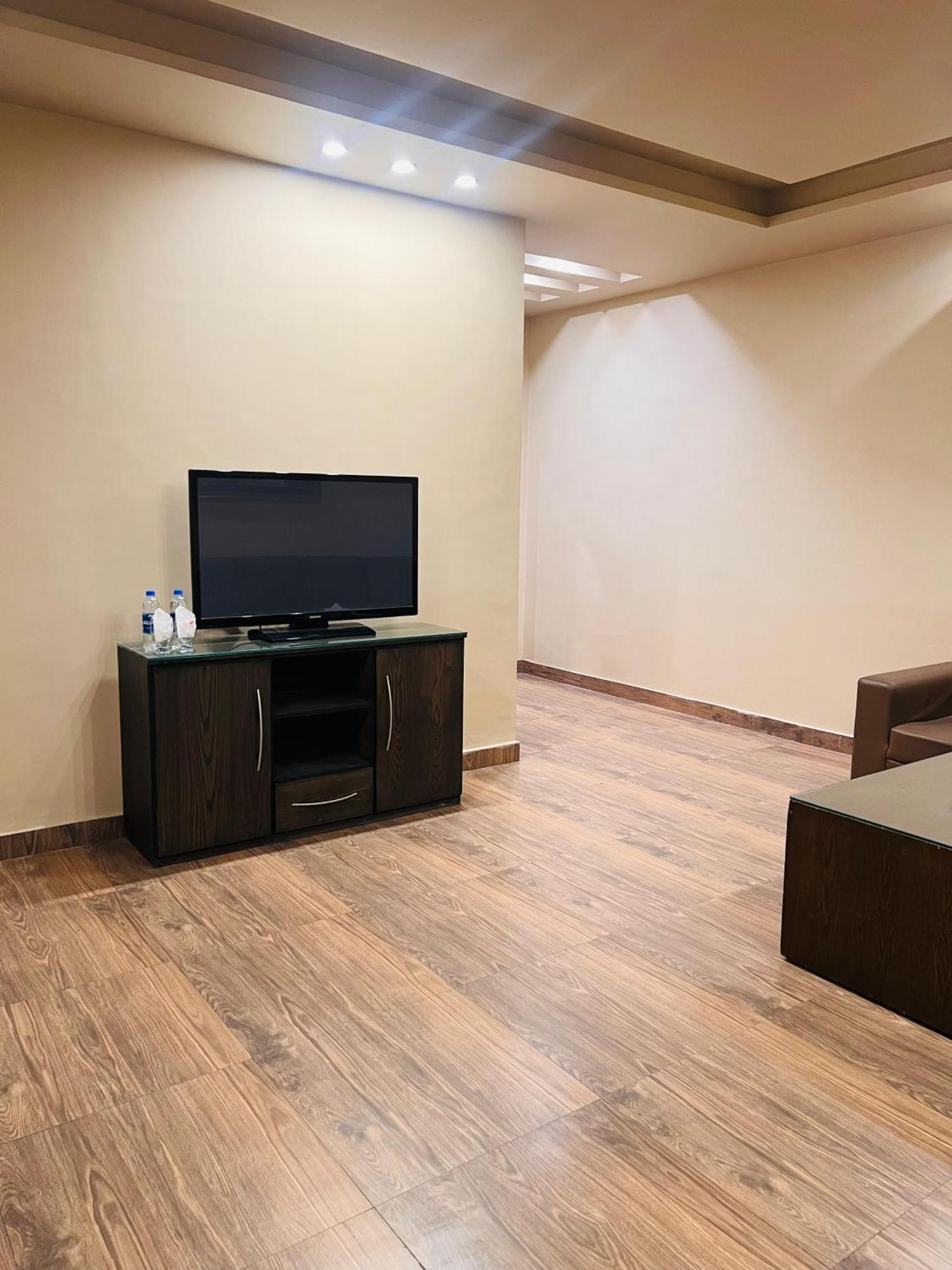 Grand Regent Hotel And Suites 费萨拉巴德 外观 照片