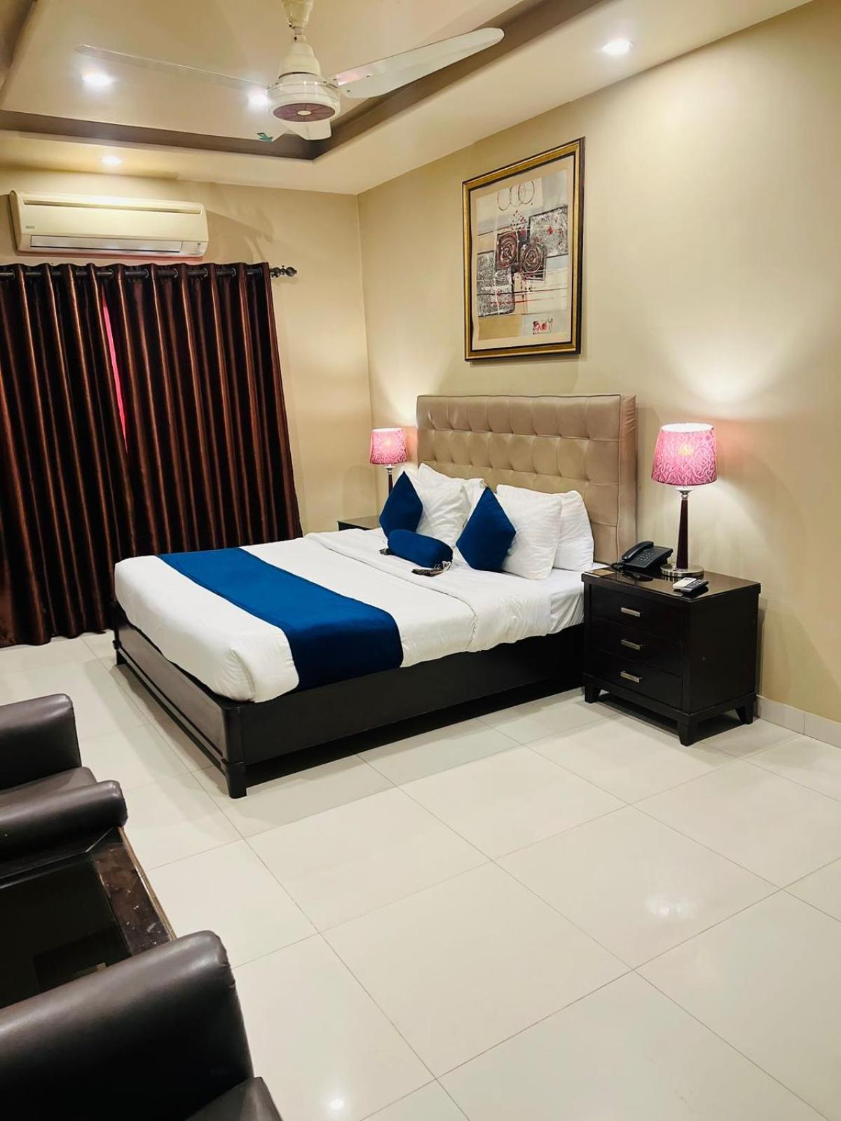 Grand Regent Hotel And Suites 费萨拉巴德 外观 照片