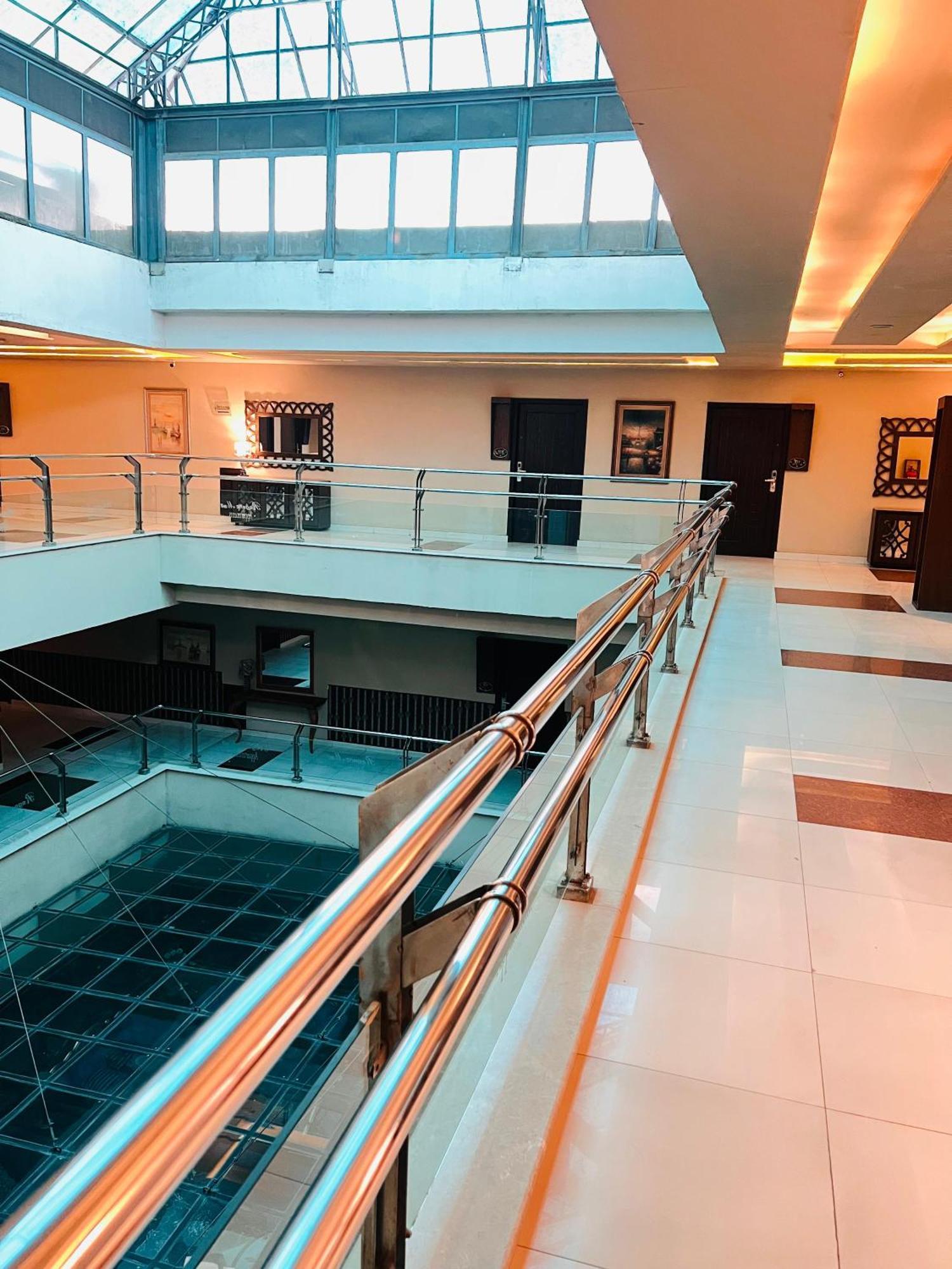 Grand Regent Hotel And Suites 费萨拉巴德 外观 照片